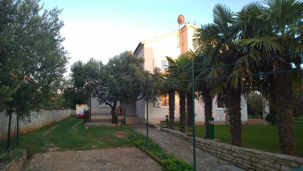 Apartments Free Parking Big Garden Peroj Kamer foto